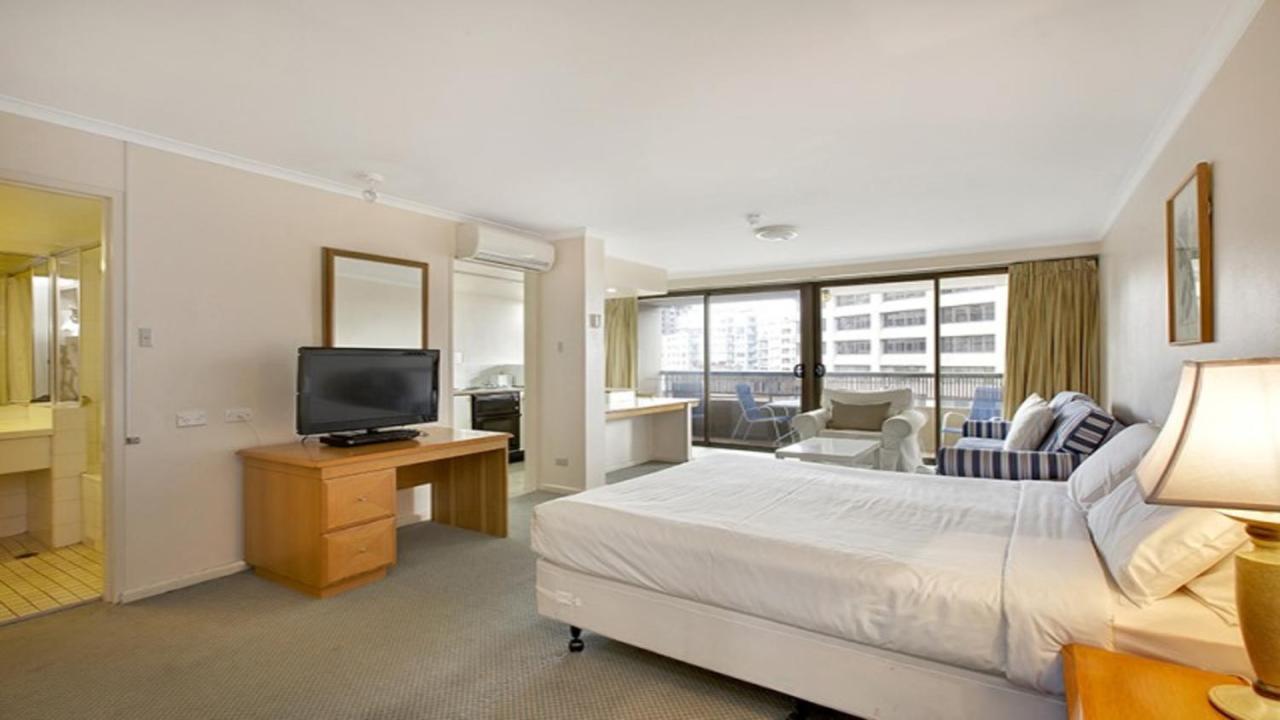 Studio With Balcony At College St Sidney Exterior foto